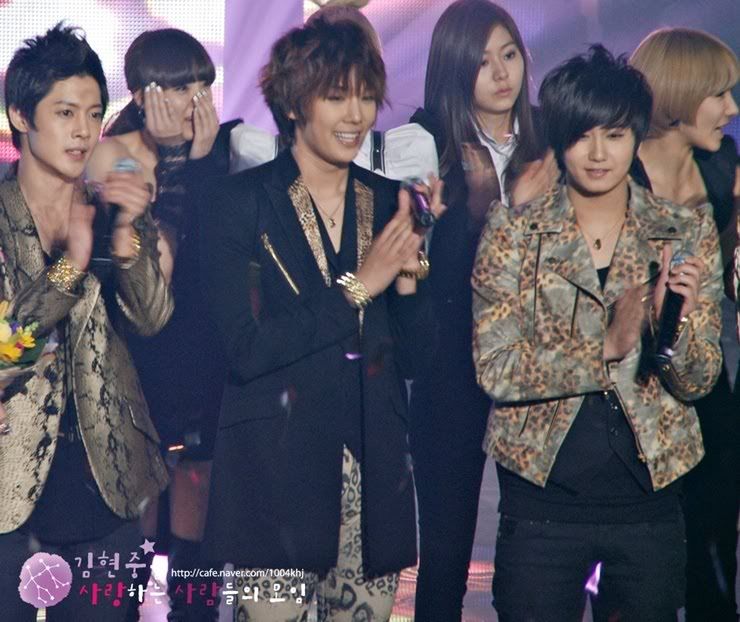 [SS501]  Music Bank 27.11.09 1259321303_8