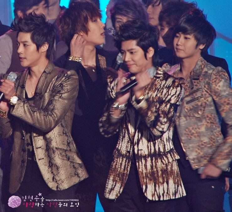 [SS501]  Music Bank 27.11.09 1259321303_9