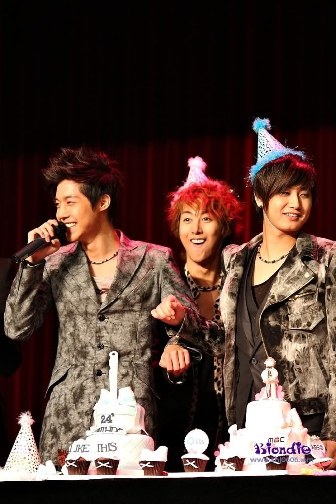 [HJL] cumpleaños de YoungSaeng (2ª parte) 091101HJ_36