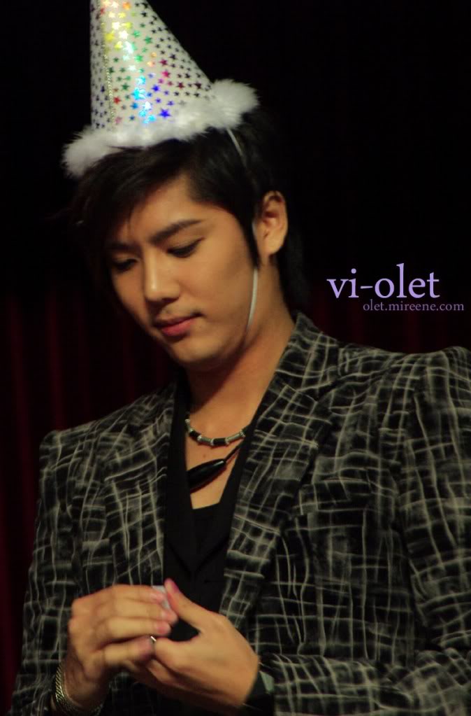 [SS501] Young Saeng's Birthday Celebration (5ª parte) 1257572698_IMGP0292E8B982EB93ADEAB6