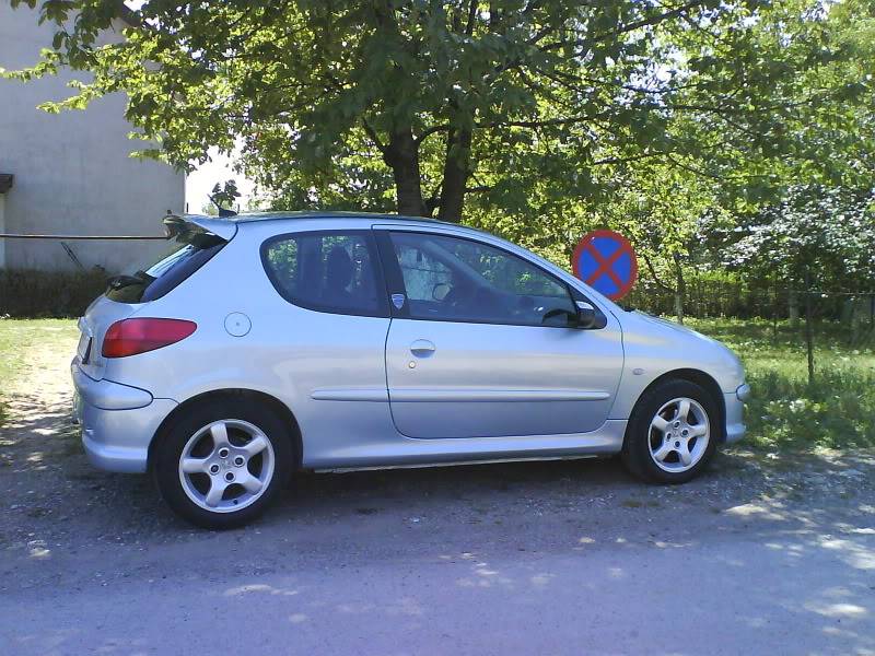 Peugeot 206 gti treskanje cockpit plastike ABCD0008