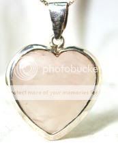 Le grand coeur des ptits torrieux... - Page 17 TNrose-quartz-heart-pendant-49041a