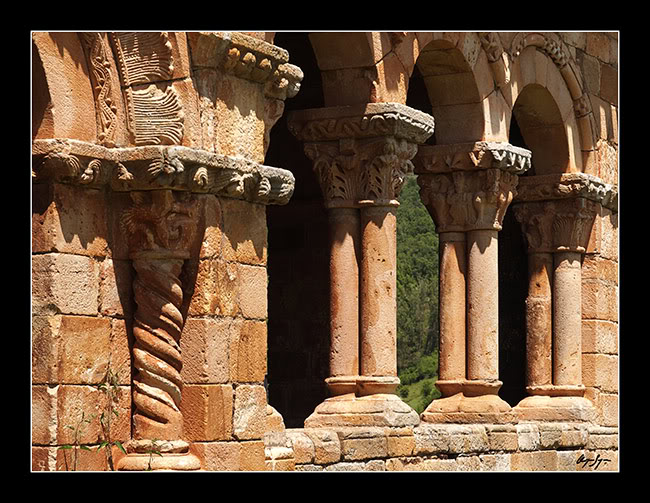 La belleza del románico - Página 24 Canales-de-la-Sierra-ermita-de-San-Cristbal-2