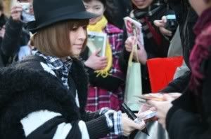 [05~10/02/2010] Encuentro con fans y muuucho trabajo Diary_0502102