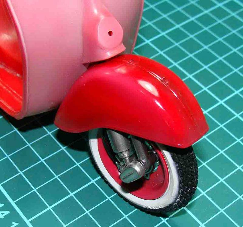 Vespa Primavera 1/9  - Italeri DSC09777_zpsbe0e8d12