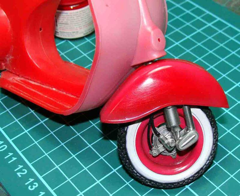 Vespa Primavera 1/9  - Italeri DSC09787_zpsff978641