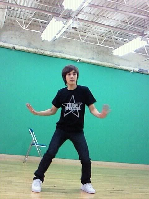 (Pics) Jung Min ensayando Musical de Japon xD Gfh