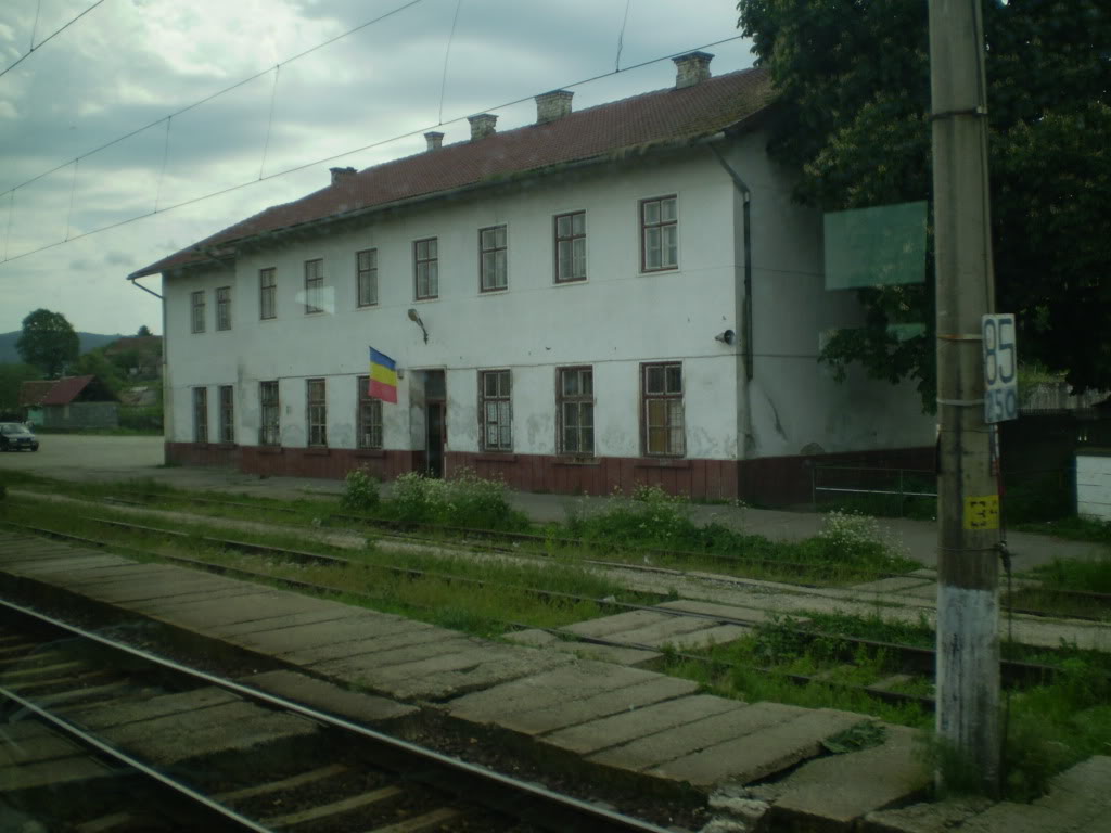 M 300 : Bucuresti Nord - Brasov - Cluj Napoca - Episcopia Bihor - Pagina 3 P1010063-1