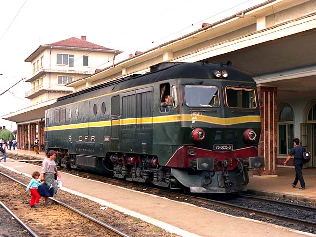 Locomotive clasa 66/67, 70/71 SI 64. Cfr700025a1