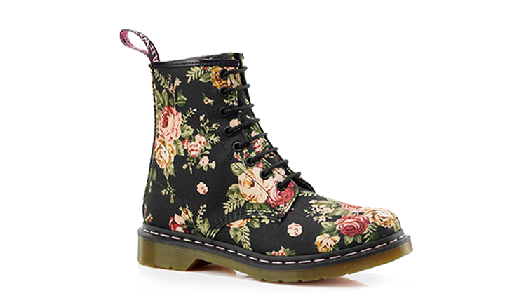 Parce que les filles, ça aime les poupées et les chaussures - Page 31 Drmartens_victorianflowers