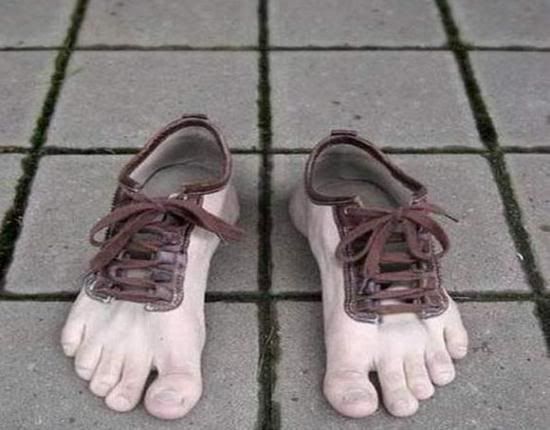 هل تجرؤون على ارتداء هذه الأحذية ؟ Would You Dare To Wear These Shoes? Weird-and-funny-shoes02