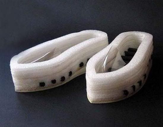 هل تجرؤون على ارتداء هذه الأحذية ؟ Would You Dare To Wear These Shoes? Weird-and-funny-shoes32