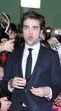 Avant première New Moon L.A. 16/11/2009 Th_gallery_enlarged-robert-pattinso-35