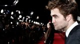 Avant première New Moon L.A. 16/11/2009 Th_twilightpremiere_robertpattinson_3_