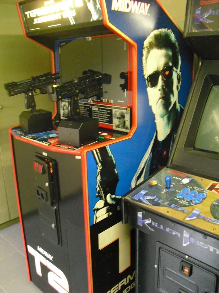 [VENDU] Terminator 2 arcade shooter T2right
