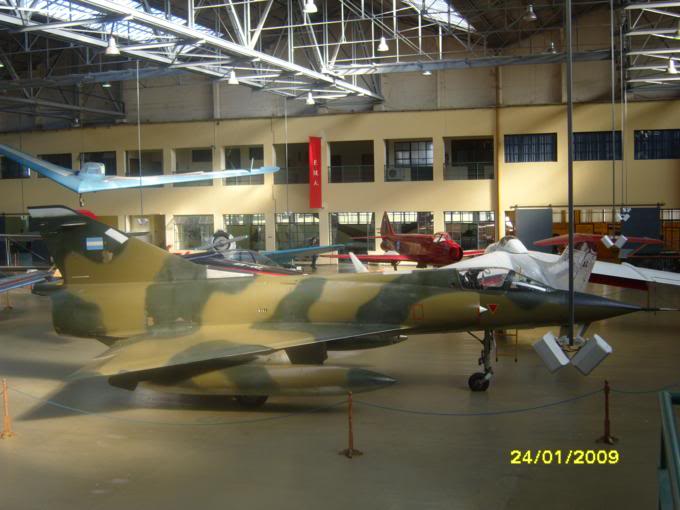 fotos del museo aeronautico Moron S1030083_680x510