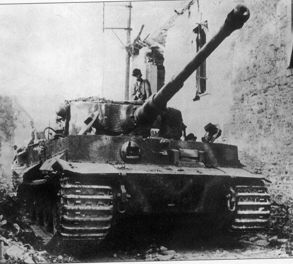 Tiger I Late Schwere SS Panzer Abt.102 (Will Fey) Normandia  Ccccccccccccccc00077