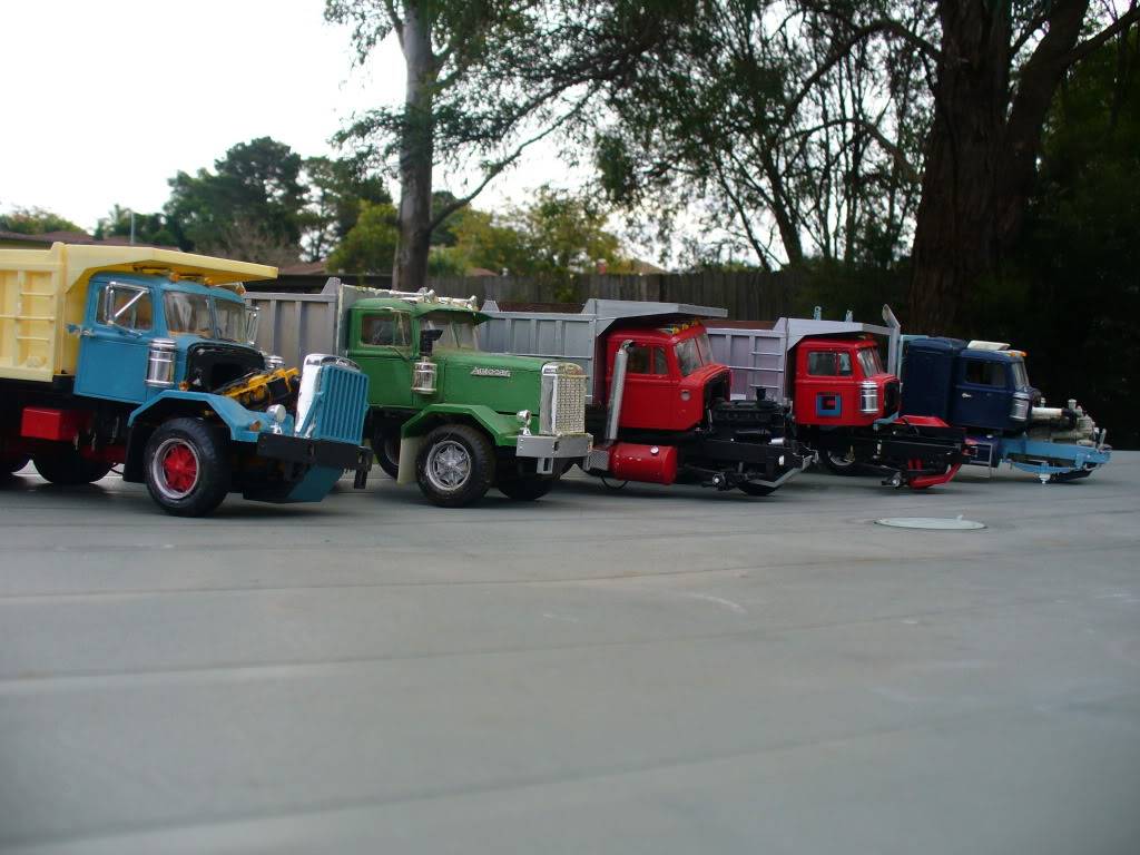 Road Train Prime Mover . P1040698