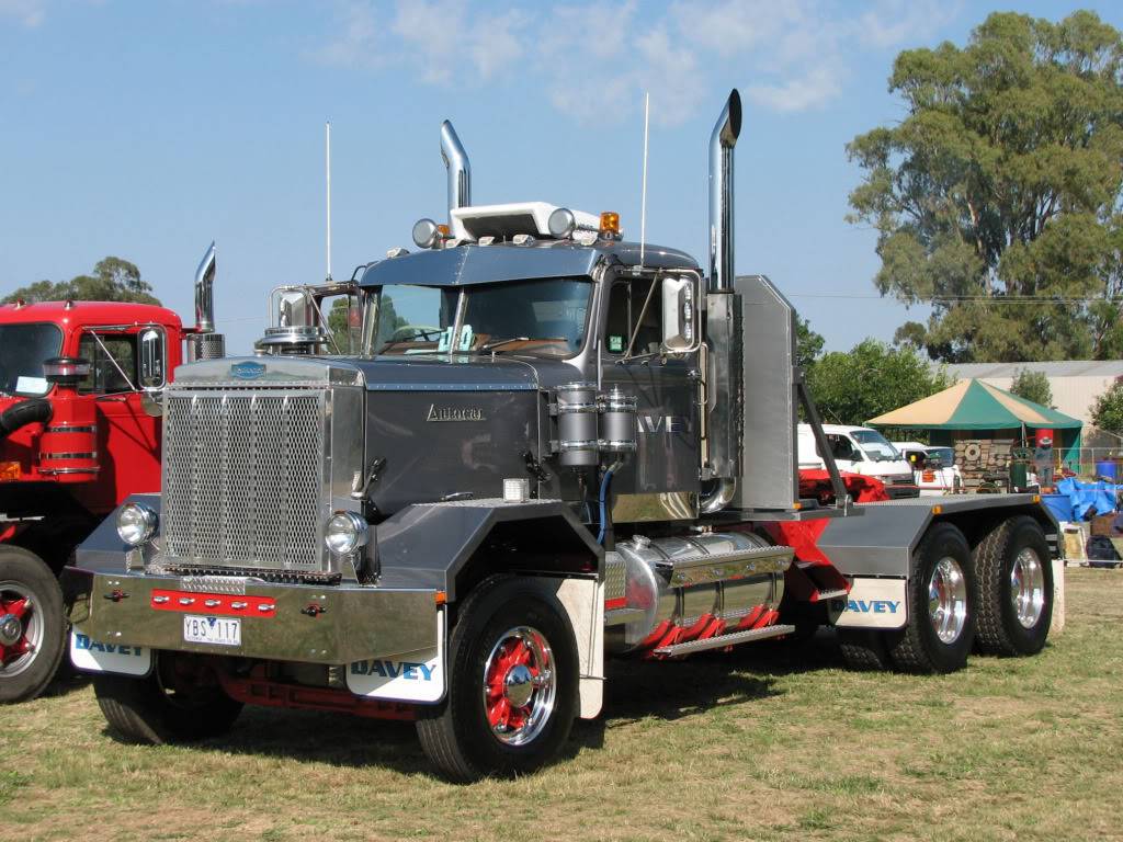 Road Train Prime Mover . Whitemusterkyabram201122