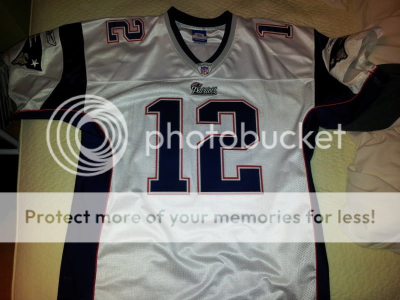 Legit Brady jersey? 2011-11-14191108