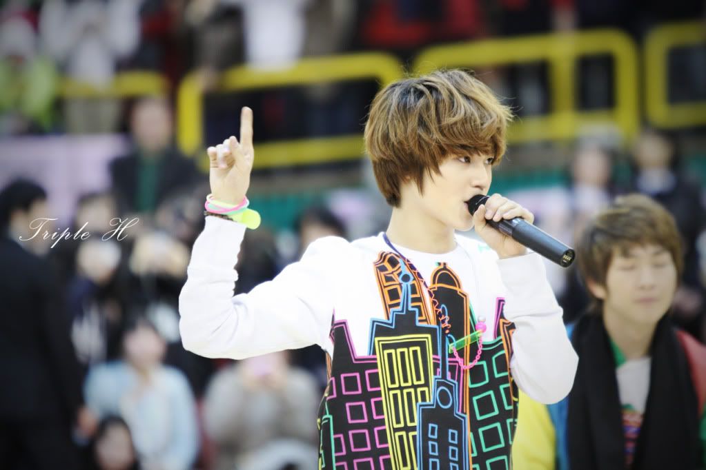 100112 Taemin @ LG Sakers VS Anyang KT & G B0065198_4b4d394cb6987