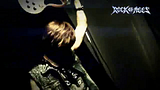  100806 Onew @   entrevista ROCK OF AGES [capturas] Th_vlcsnap2010080711h23m32