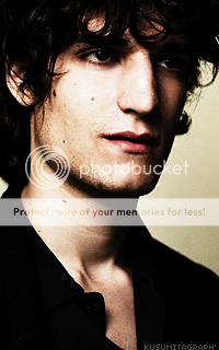 Louis Garrel D4339339