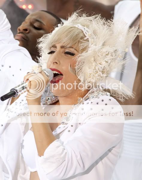 [Perf][10.7.10] LADY GAGA  on THE TODAY SHOW 2010 Jtm-052418