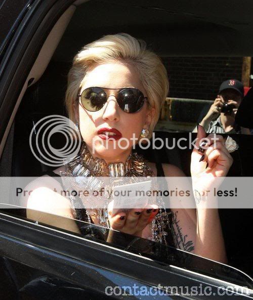 [PICS][30-6-10]Lady Gaga Leaves the MIT Museum Lady_gaga_5507256