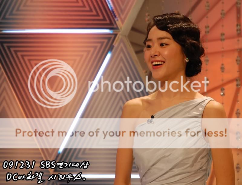 Moon Geun Young tại SBS Drama Award 2009 MC  34-2