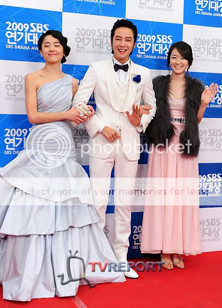 Moon Geun Young tại SBS Drama Award 2009 MC  4-12