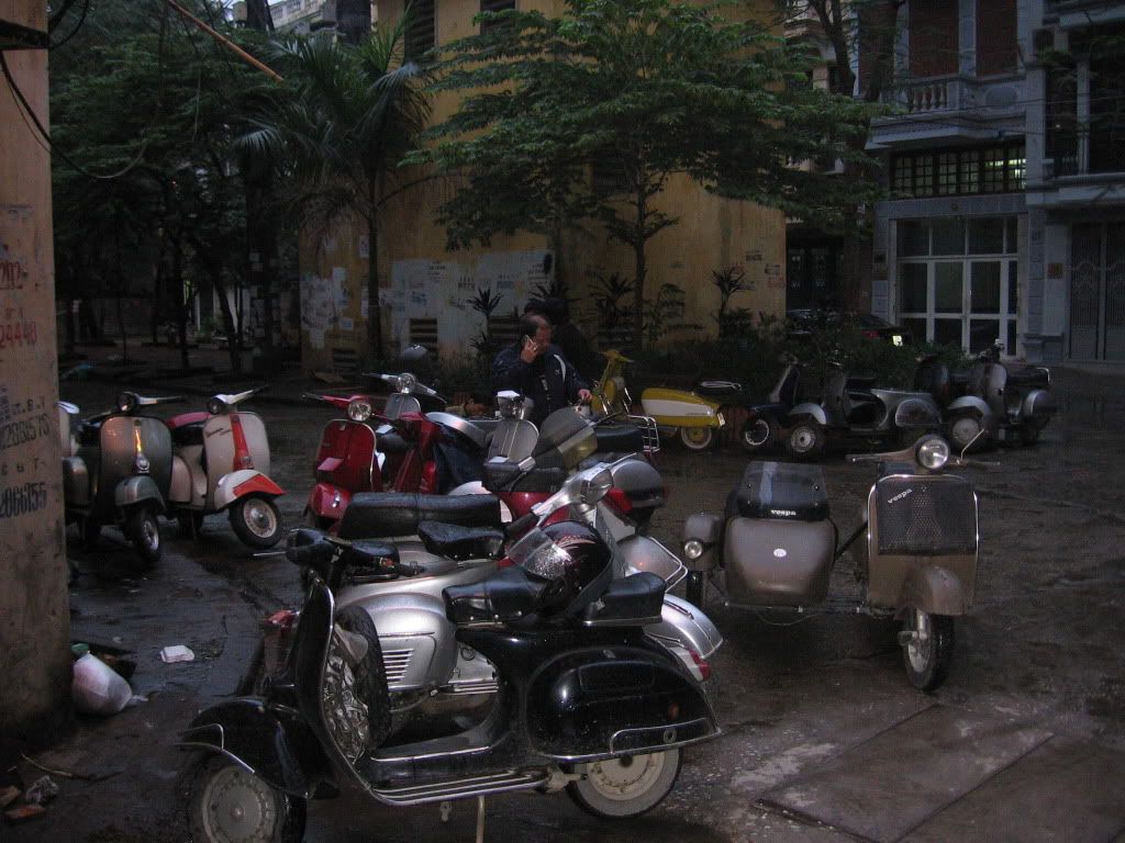 Vào lò vespa đầu chợ Long biên IMG_0812