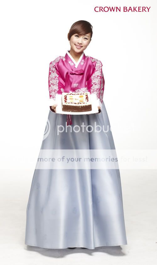 [Picture] [CF & Comercial] Kara Crown Bakery Hanbok [27.6.2010] 0489214711