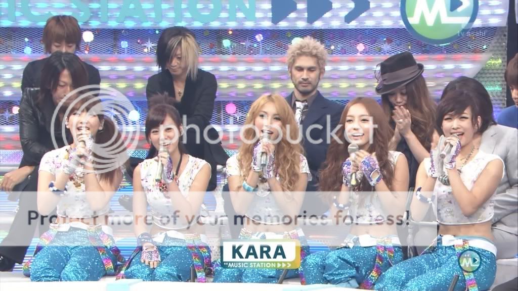 [Picture] [Performance & Radio] Music Station Japan [15.10.2010]  KARAonAsahiMusicStation11