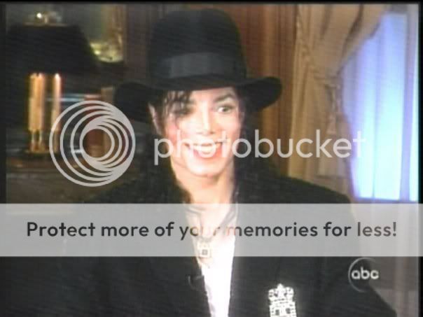 Michael's smile! - Pagina 2 King-Of-Smile-michael-jacksons-smile-12809420-604-453