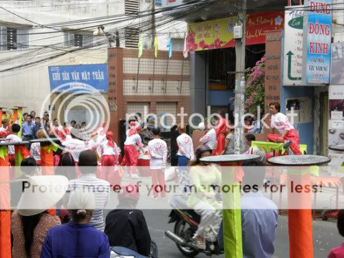 Lâm Minh múa ỡ Hoàng Quân địa ôc gần nha Ap_20090929033448192