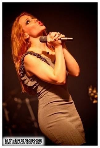 Fotos de Simone Simons - Página 29 1283169881999_f