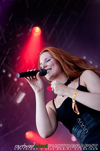 Fotos de Simone Simons - Página 39 1285731897517_f