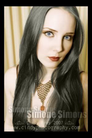 Fotos de Simone Simons - Página 12 Simone_Simons_black_haired_by_Animagladius-1