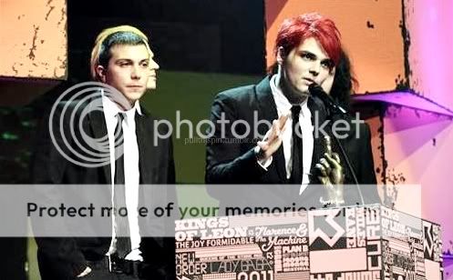 MCR GANA en los Shockwaves NME Awards 2011  Tumblr_lh3bzgqOXy1qeqbjuo1_500