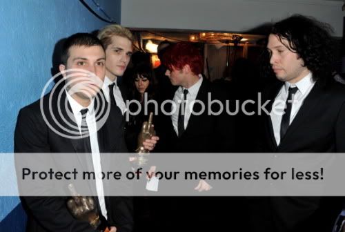 MCR GANA en los Shockwaves NME Awards 2011  Tumblr_lh3cj8FXym1qeybb7o1_500