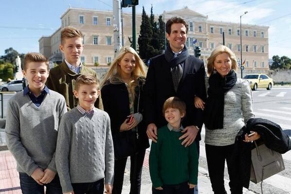 Miembros actuales de la Casa Real Griega Tatoi1_zps7a511cc3