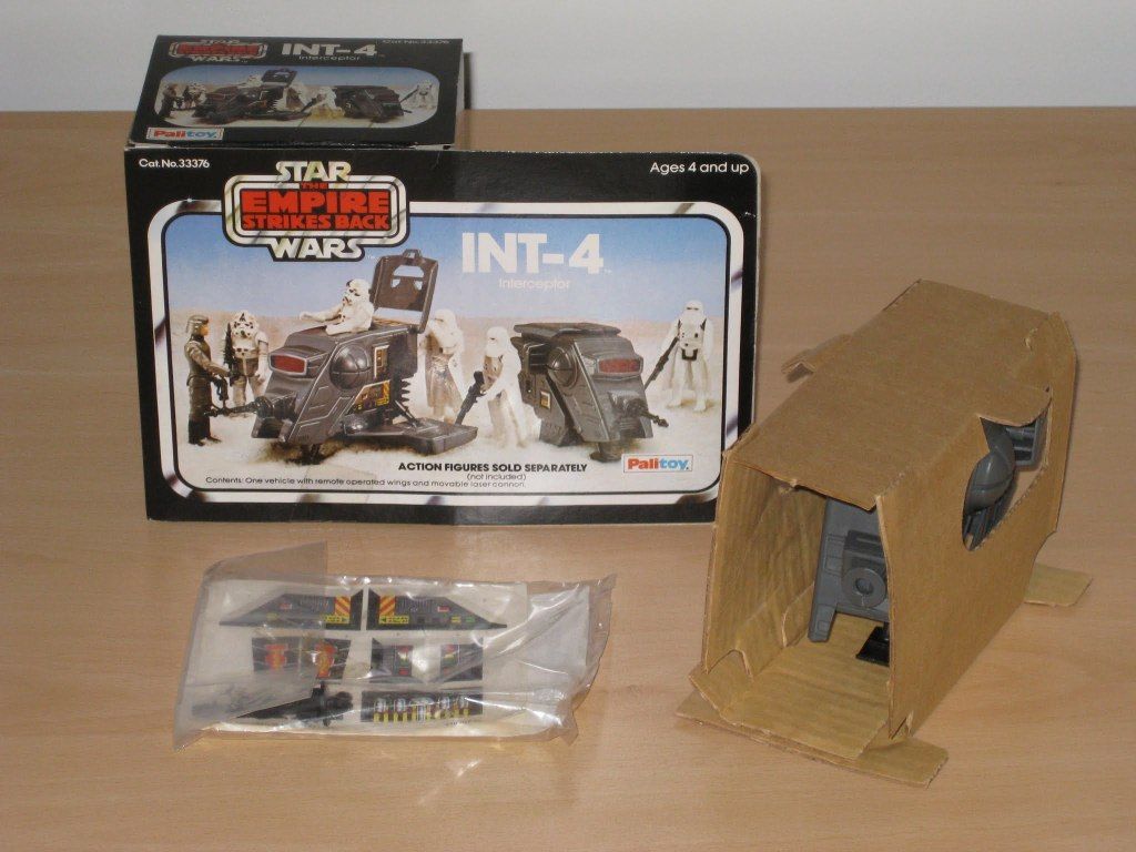 PROJECT OUTSIDE THE BOX - Star Wars Vehicles, Playsets, Mini Rigs & other boxed products  - Page 3 Sw_INT-4_esb_Palitoy007