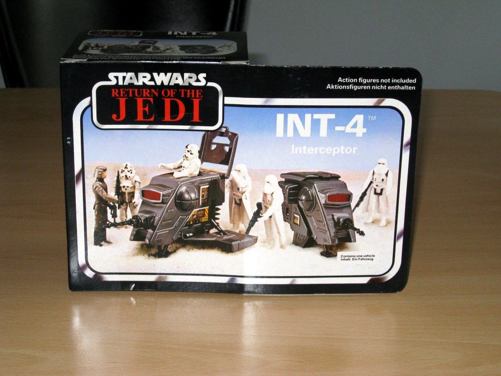 PROJECT OUTSIDE THE BOX - Star Wars Vehicles, Playsets, Mini Rigs & other boxed products  - Page 3 Sw_Int-4_Interceptor_rotj_Kenner005