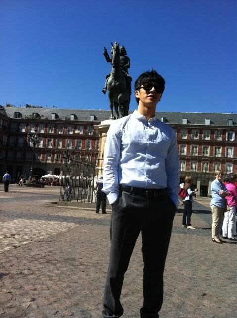 [21.09.11] Doojoon comparte nuevas fotos de Kikwang en España Swdyhj