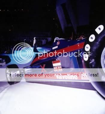 Launches of F1 cars - Page 4 602680_559606160735104_463312308_n_zpsddq6ftkf