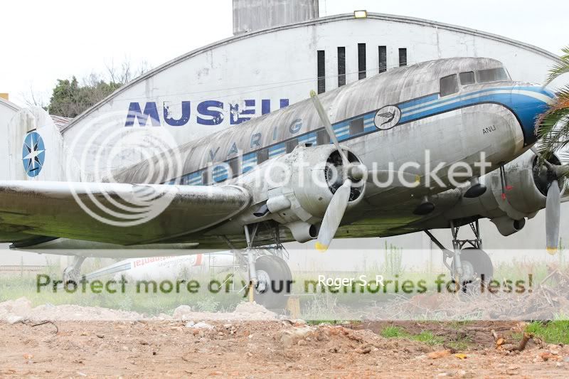 [Fotos]DC-3 da VARIG abandonado e Esquilo da BM PPANU