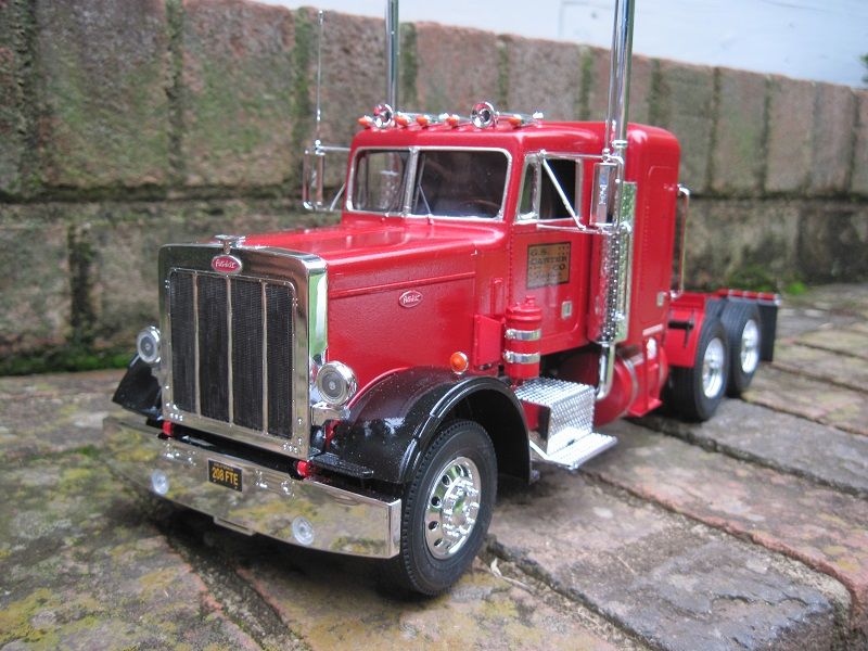 Revell Peterbilt 359 IMG_4712_zps4awxfyyw