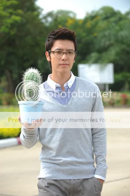 [100918][OFFICIAL] Donghae at 12Plus CF Filming, 3P | Donghae 201009181284812500