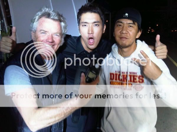 [100928][SELF] Siwon with James Hong and Terrence, 1P | Siwon X22d51d77